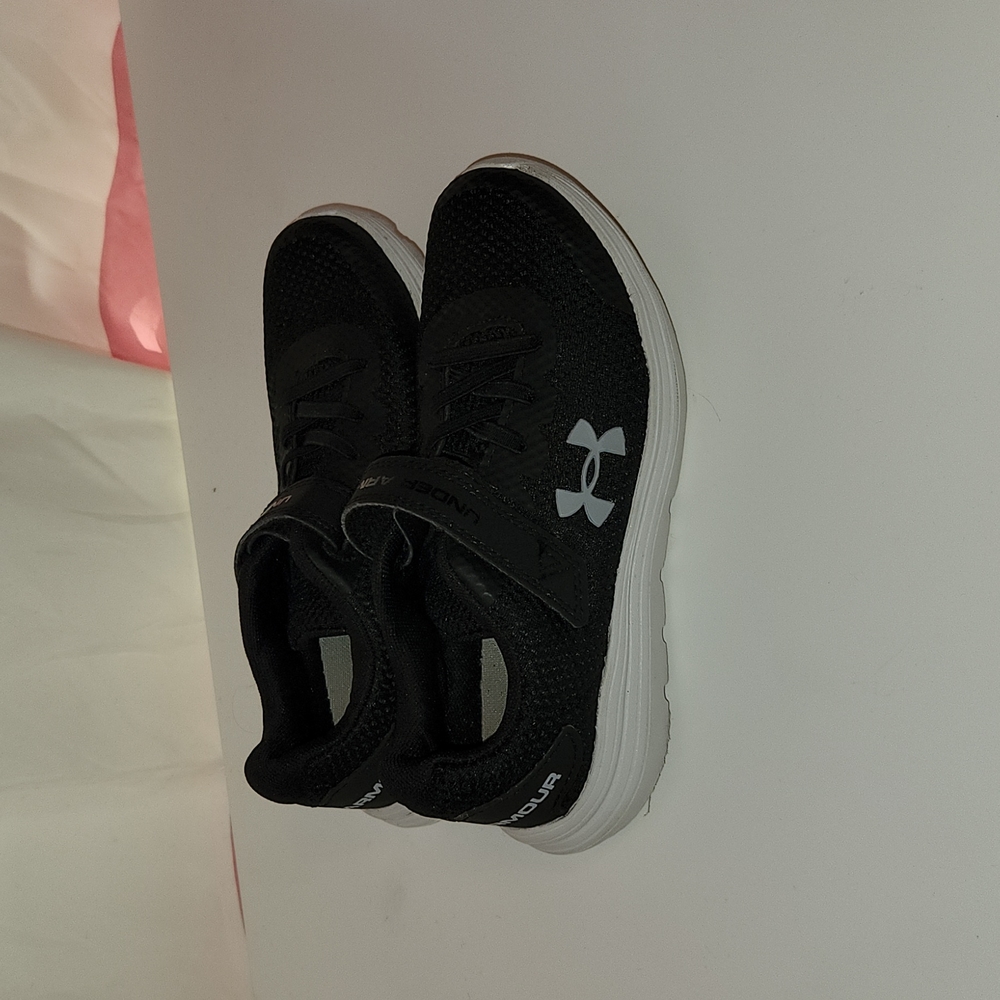 Under Armour youth size 1 shoe